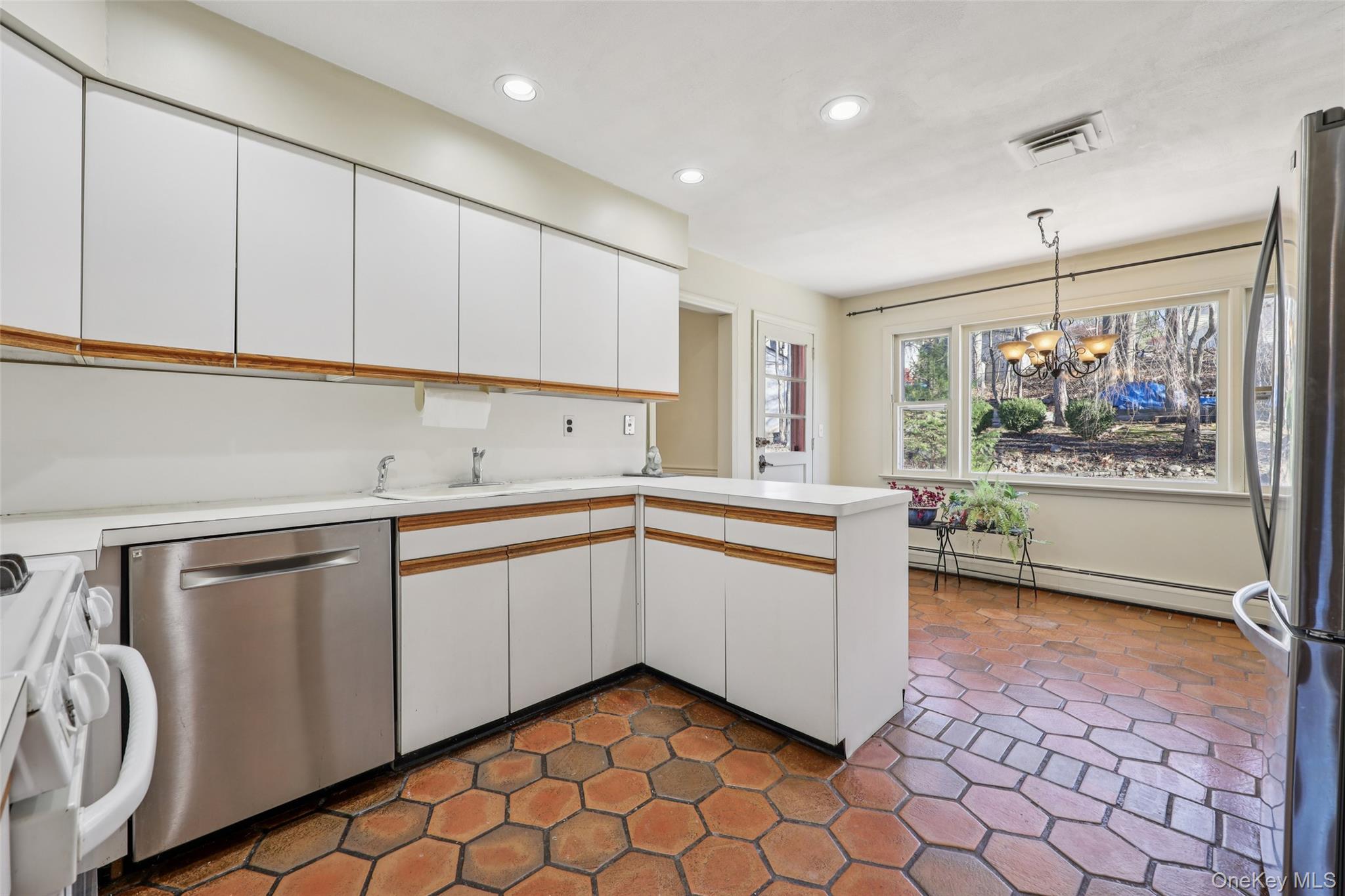 #12 photo, 37 Minuteman Circle, Orangeburg , NY 10962