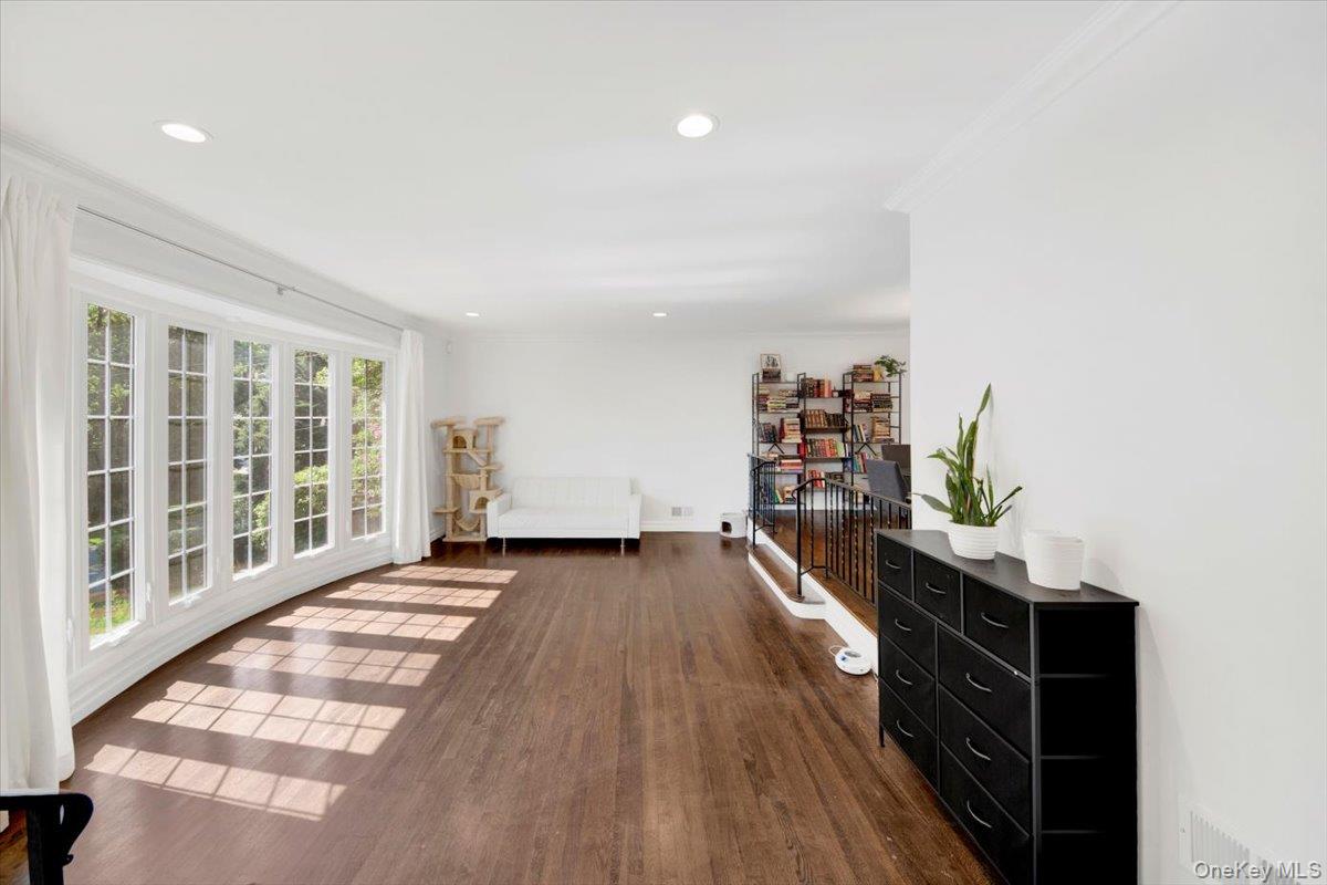 #3 photo, 270 Victory Boulevard, New Rochelle , NY 10804