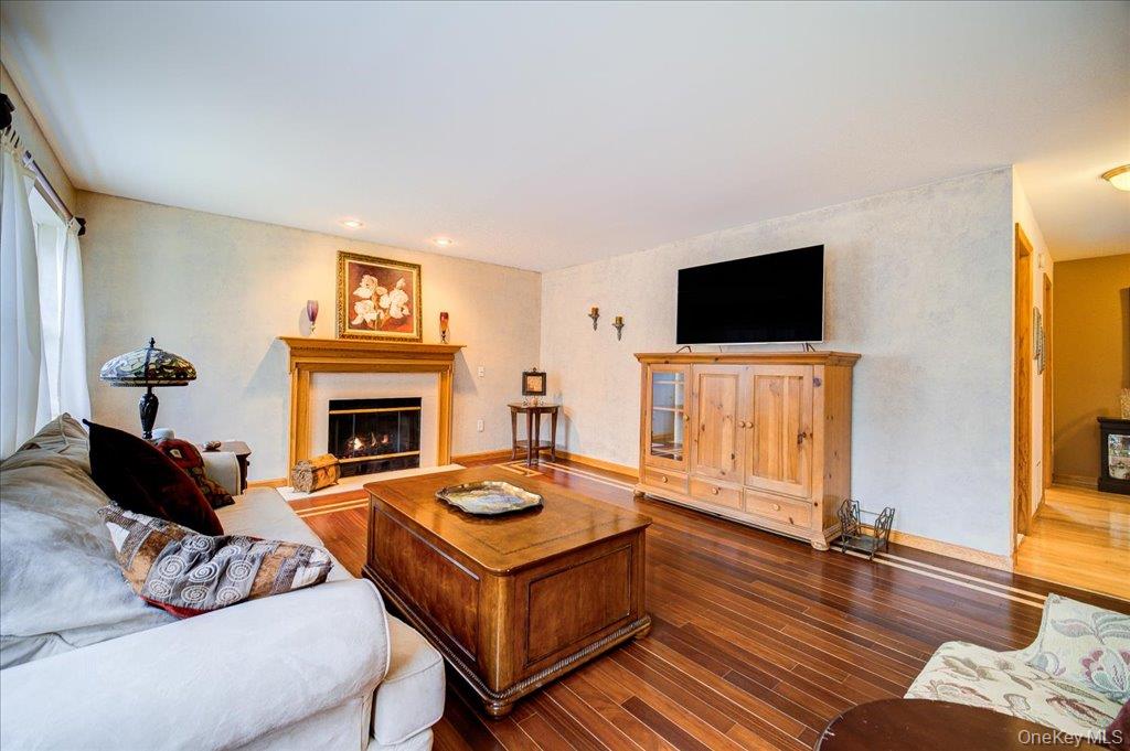 #8 photo, 51 Mina Drive, 뉴욕주 Wappingers Falls , NY 12590