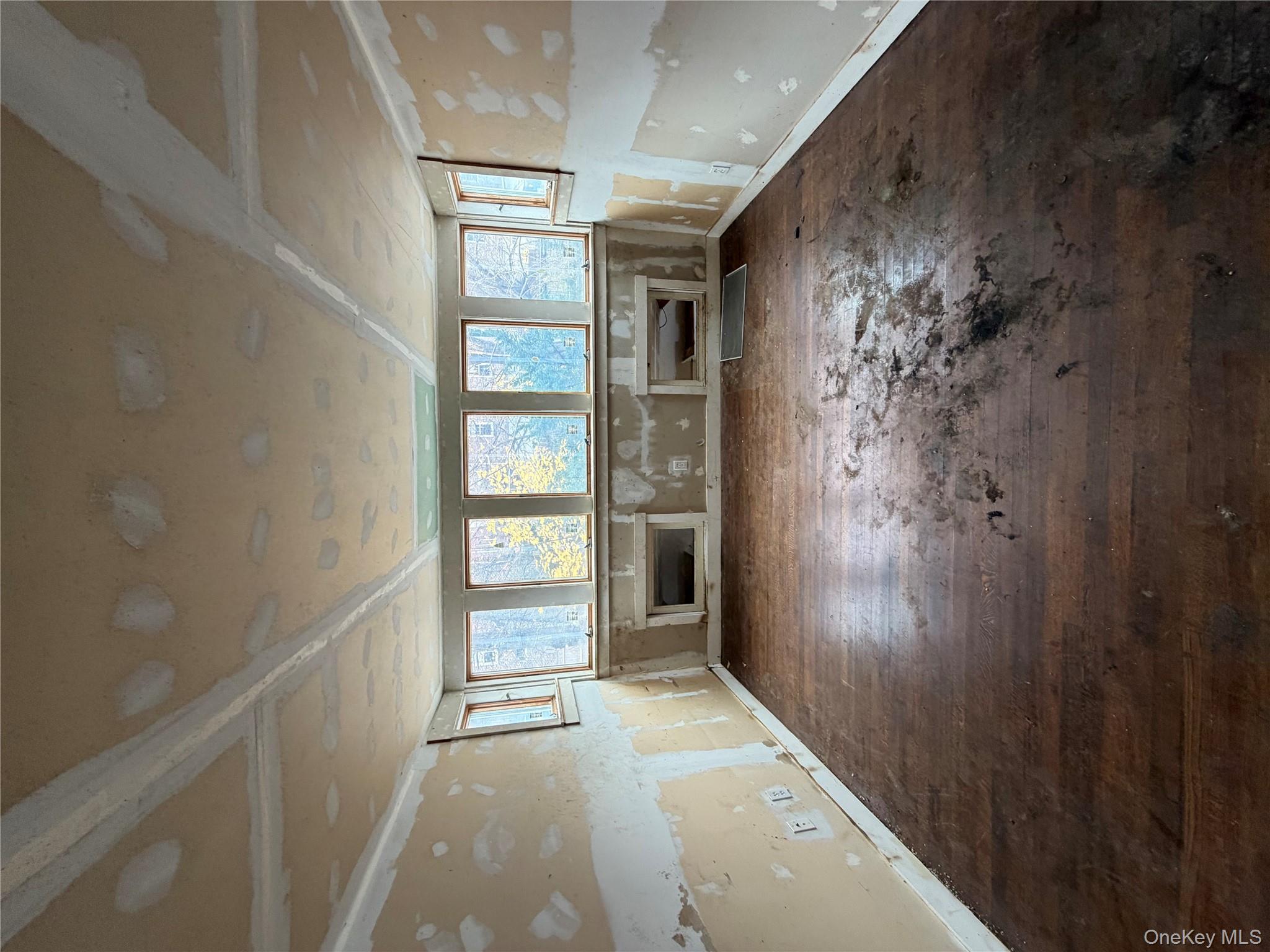 #2 photo, 244 Tibbetts Road, Yonkers , NY 10705