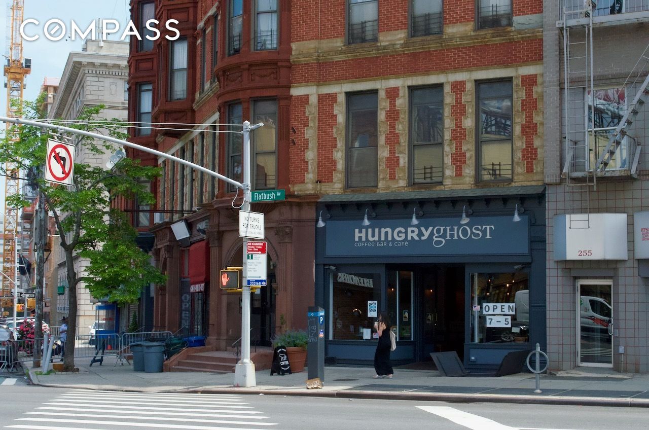 #19 photo, 49 St Marks Avenue, Park Slope , NY 11217