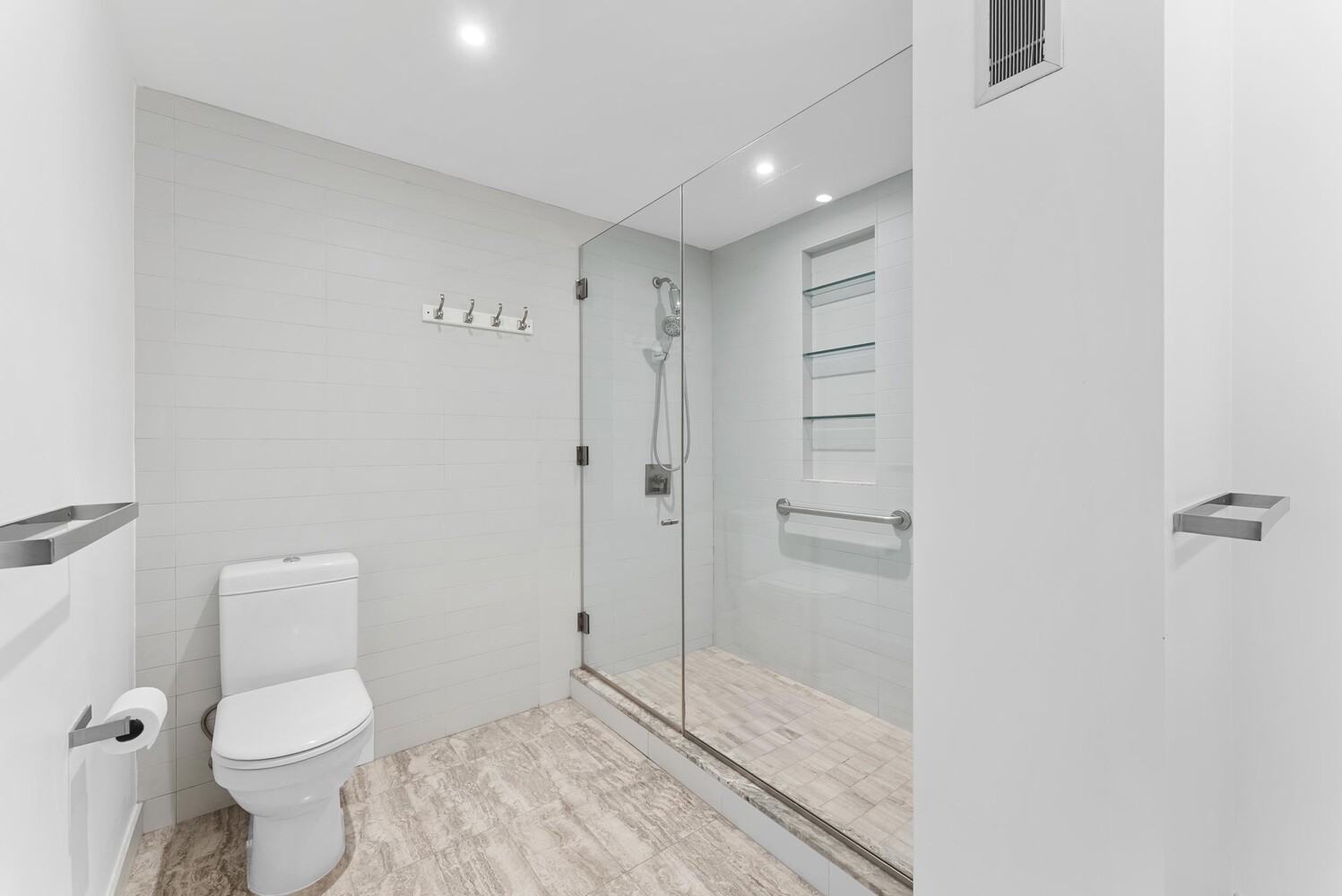 #11 photo, 322 W 57TH Street, Hell's Kitchen , NY 10019