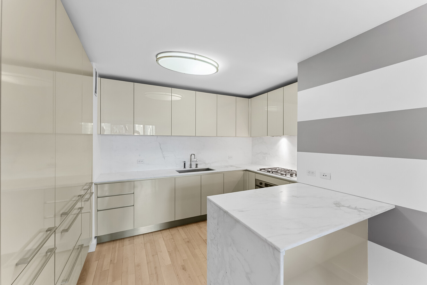 #17 photo, 322 W 57TH Street, Hell's Kitchen , NY 10019