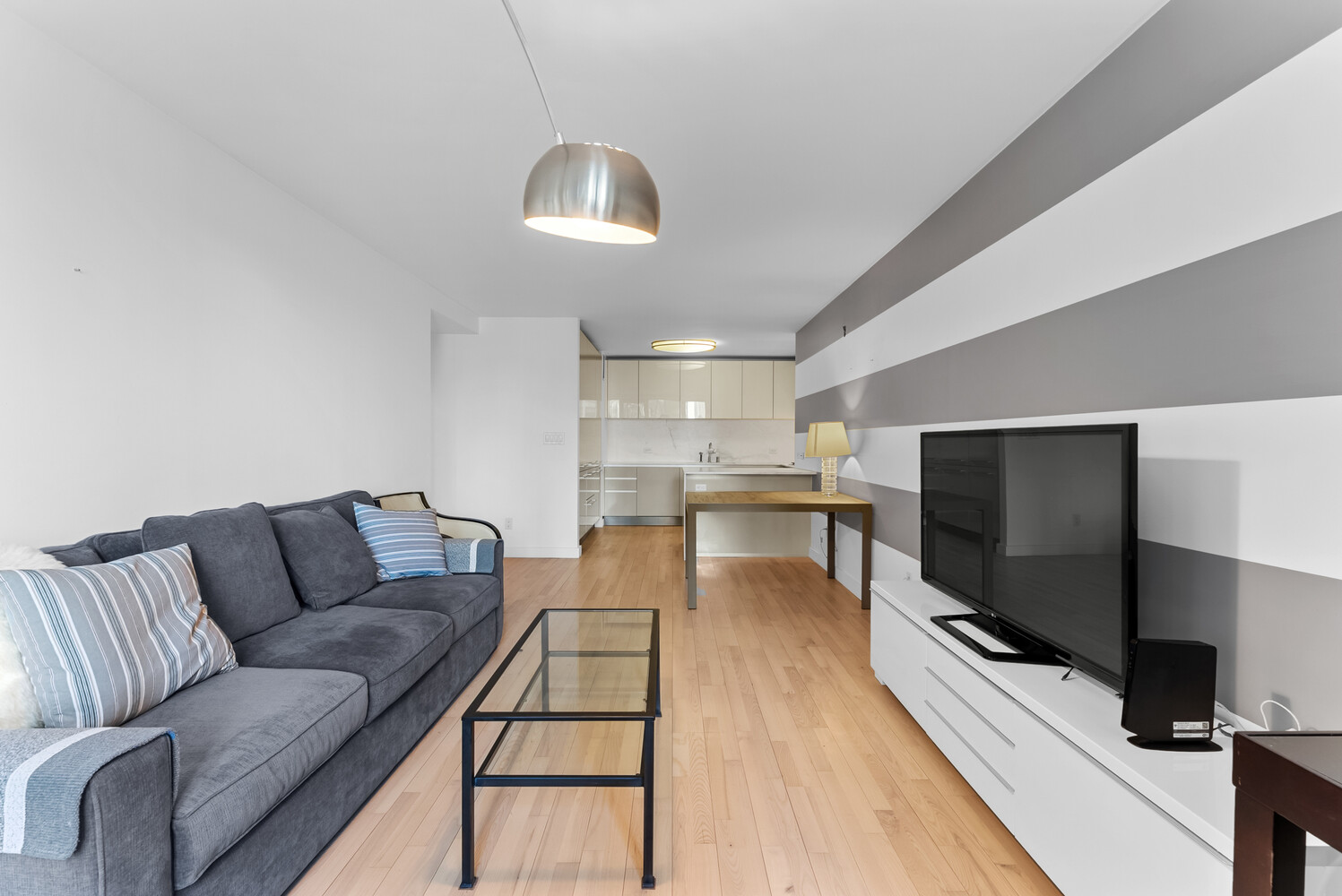 #20 photo, 322 W 57TH Street, Hell's Kitchen , NY 10019