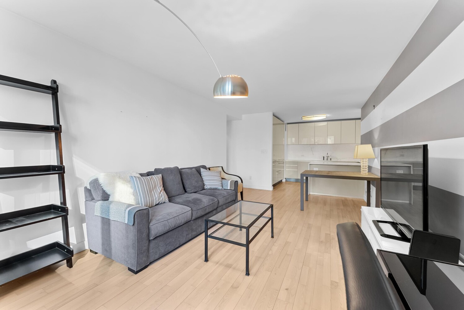 #21 photo, 322 W 57TH Street, Hell's Kitchen , NY 10019