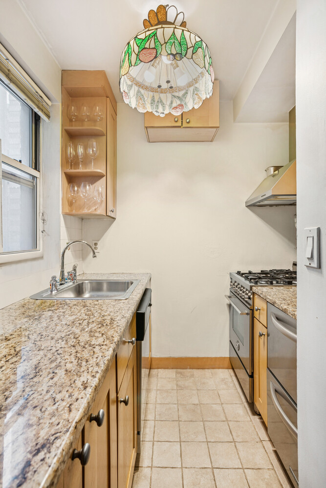 #6 photo, 333 E 43RD Street, Turtle Bay , NY 10017