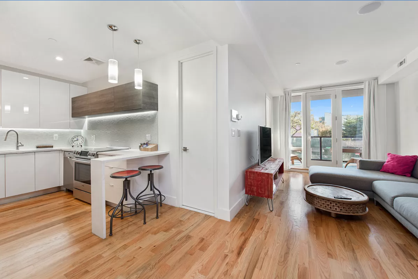 #4 photo, 1059 Manhattan Avenue, Greenpoint , NY 11222