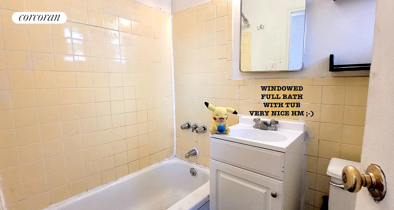 #5 photo, 1670 YORK Avenue, Yorkville , NY 10128