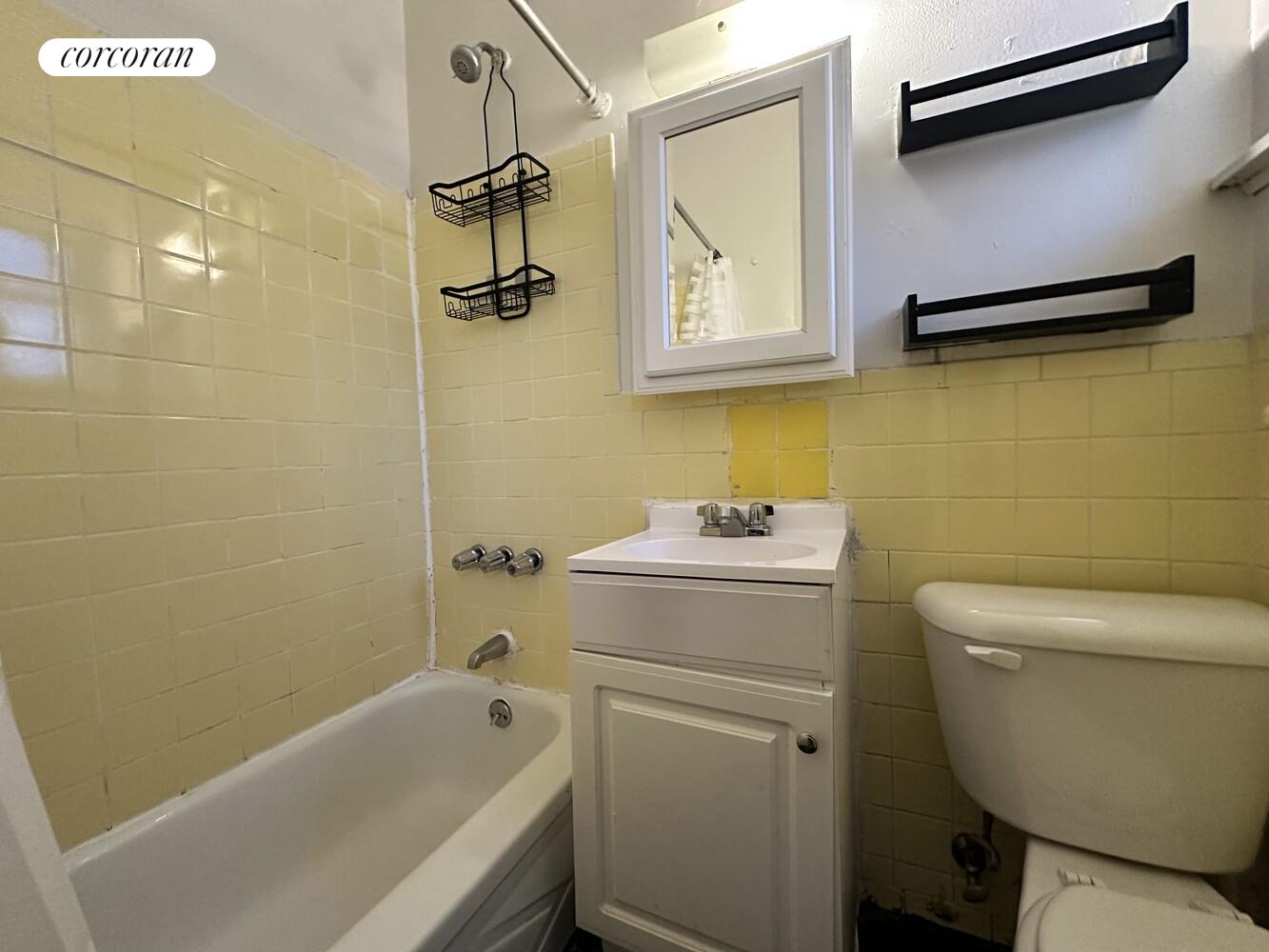 #6 photo, 1670 YORK Avenue, Yorkville , NY 10128