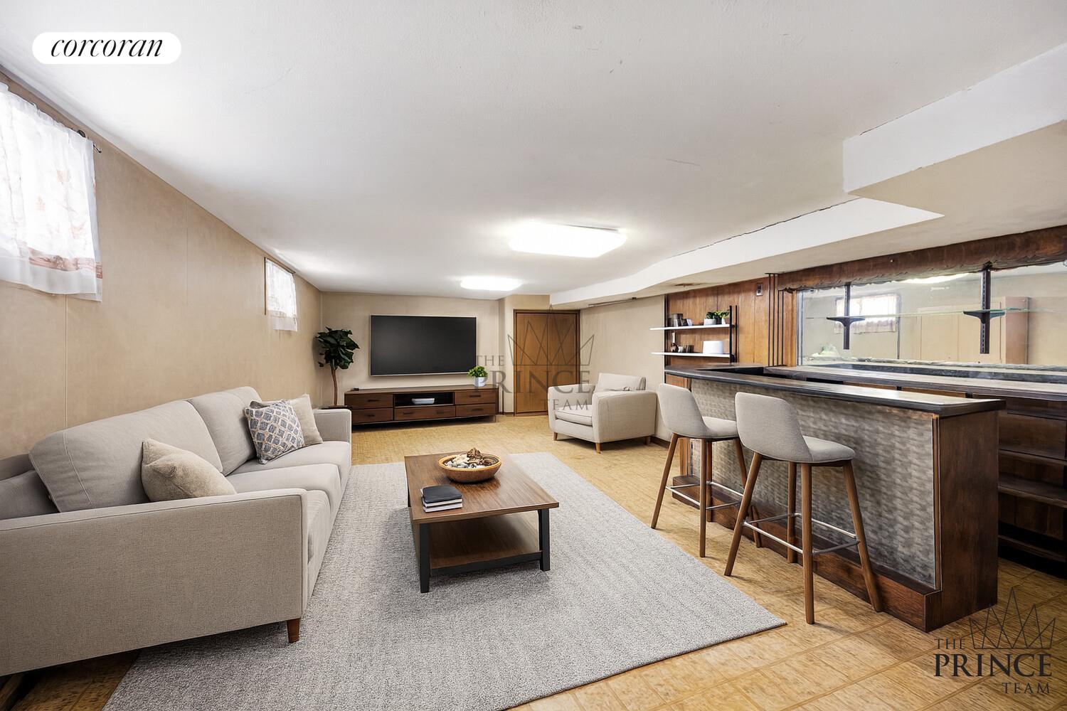 #8 photo, 561 HANOVER Avenue, New York City , NY 10304