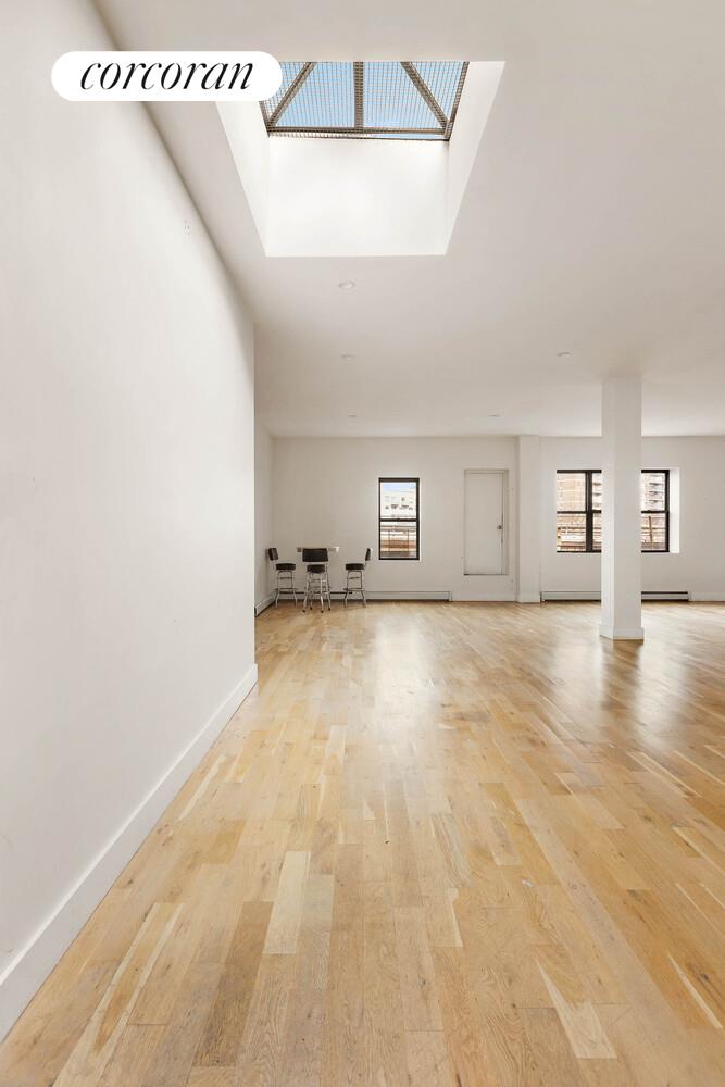 #4 photo, Brooklyn, Williamsburg , NY 11211