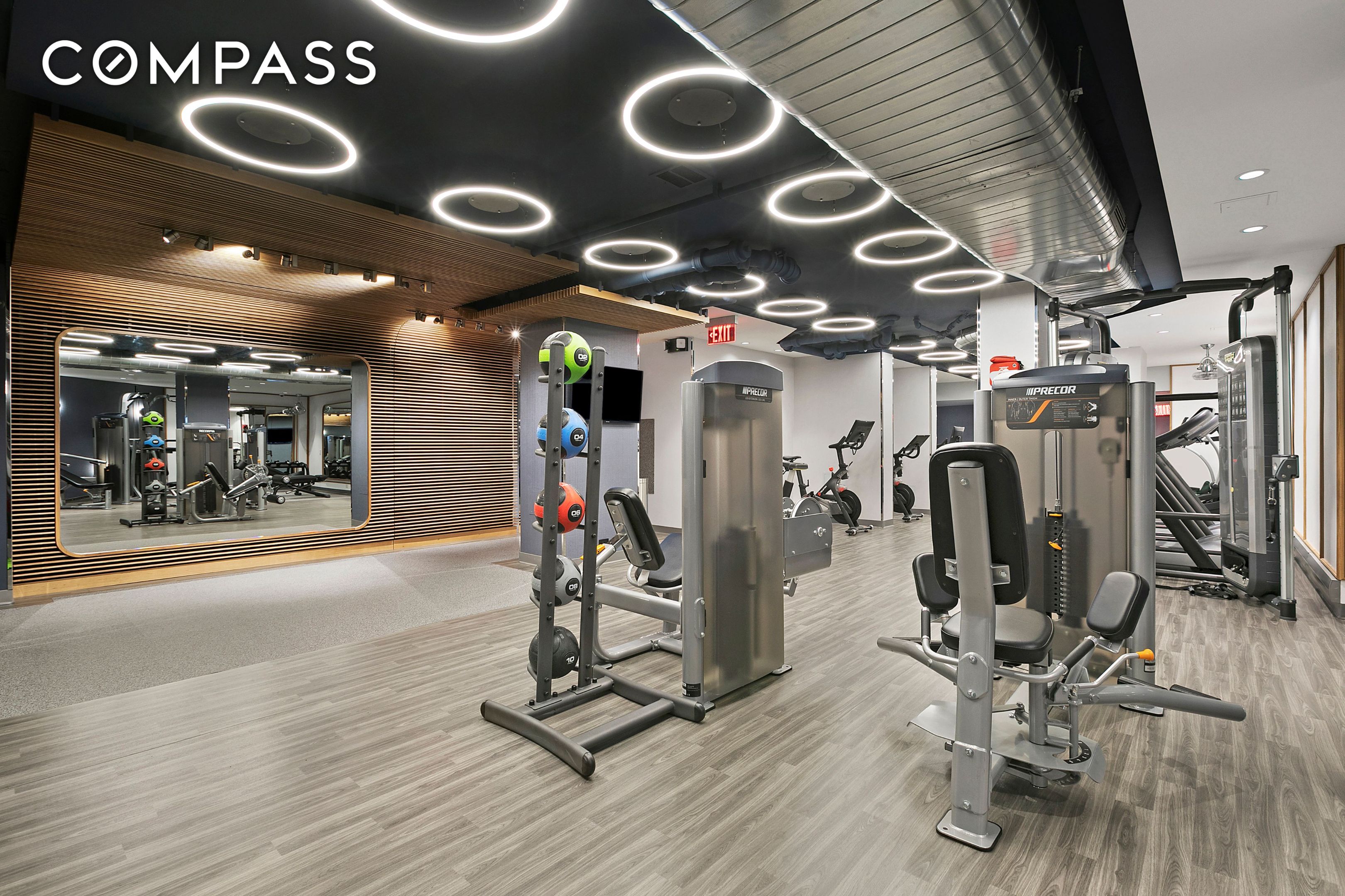 #11 photo, 20 E 9th Street, Greenwich Village , NY 10003