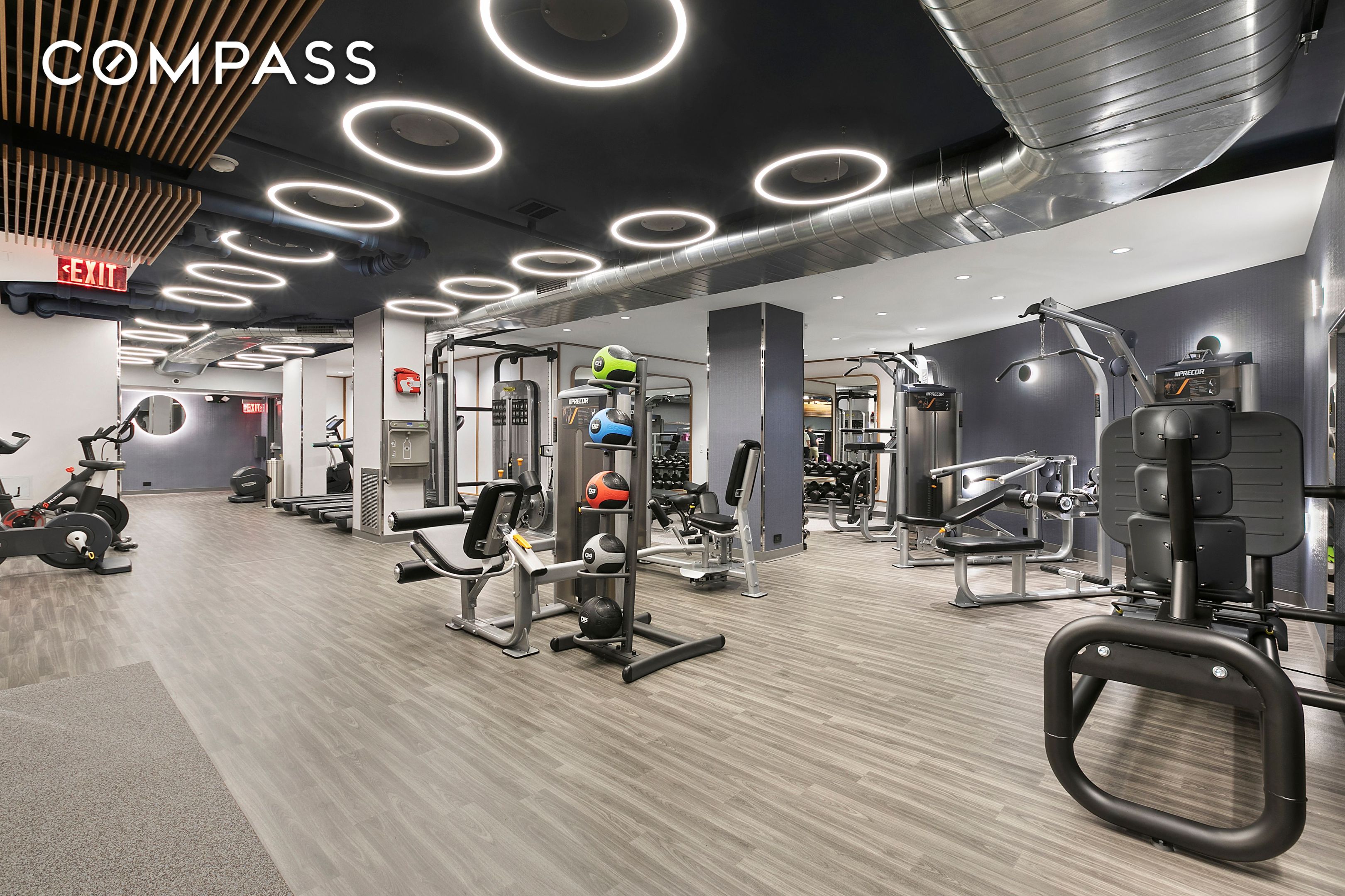 #12 photo, 20 E 9th Street, Greenwich Village , NY 10003