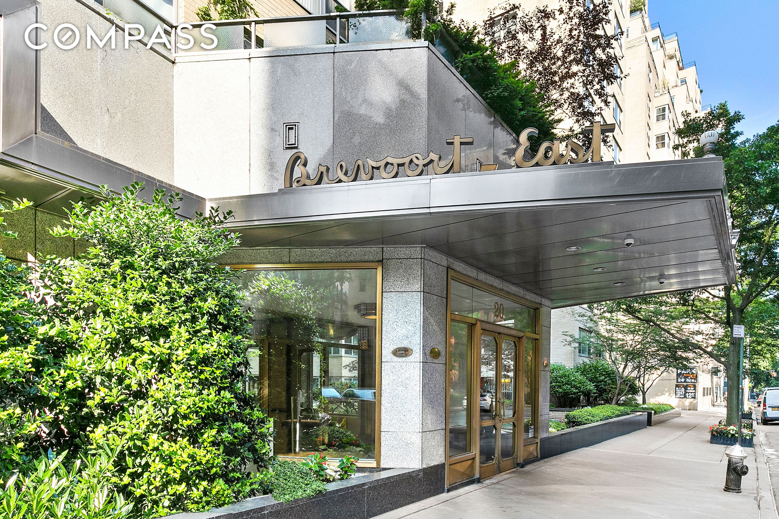 #21 photo, 20 E 9th Street, Greenwich Village , NY 10003