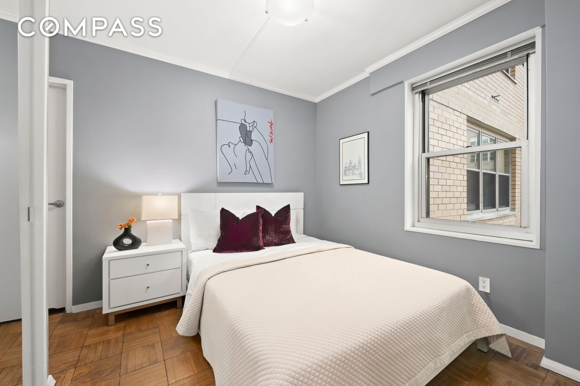 #7 photo, 20 E 9th Street, Greenwich Village , NY 10003