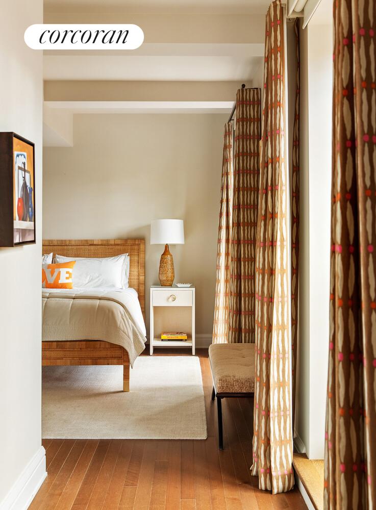 #9 photo, 160 W 12TH Street, Greenwich Village , NY 10011