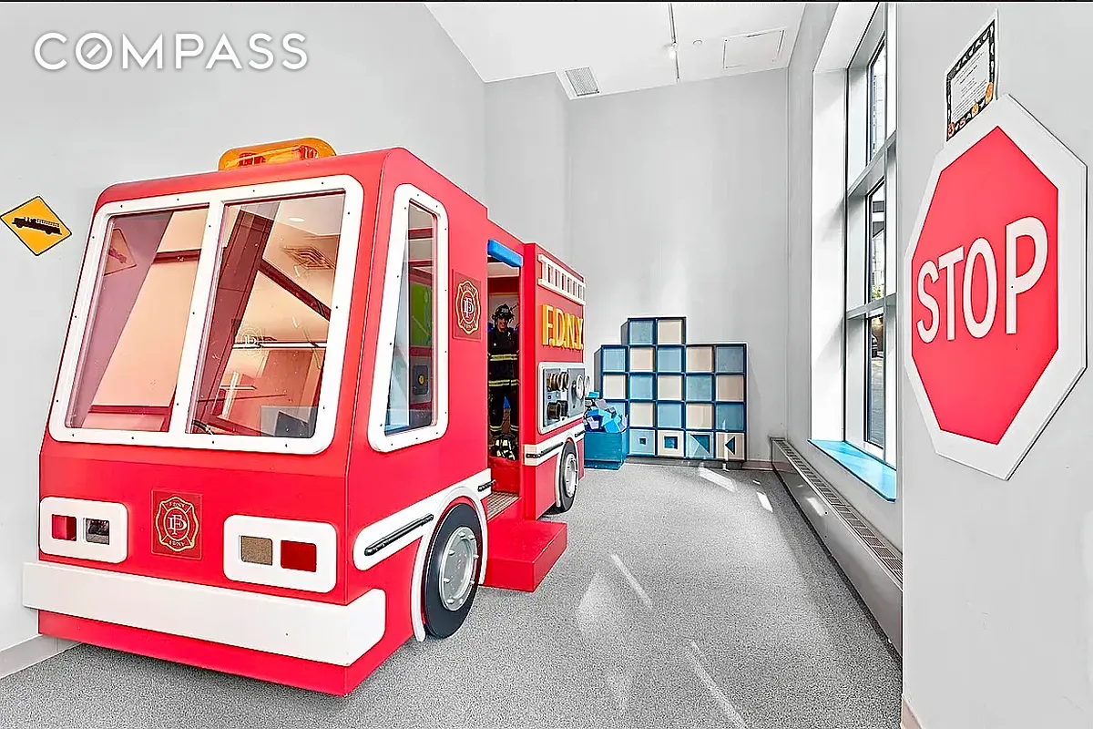 #15 photo, 10 W End Avenue, Upper West Side , NY 10023