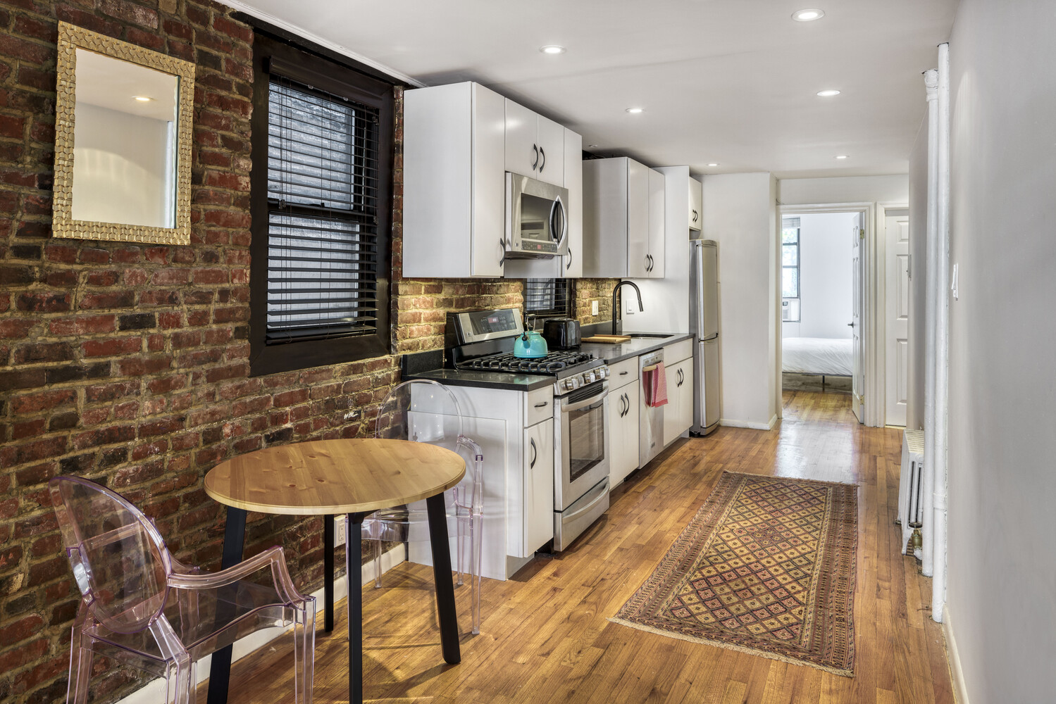 #4 photo, 334 E 5TH Street, East Village , NY 10003