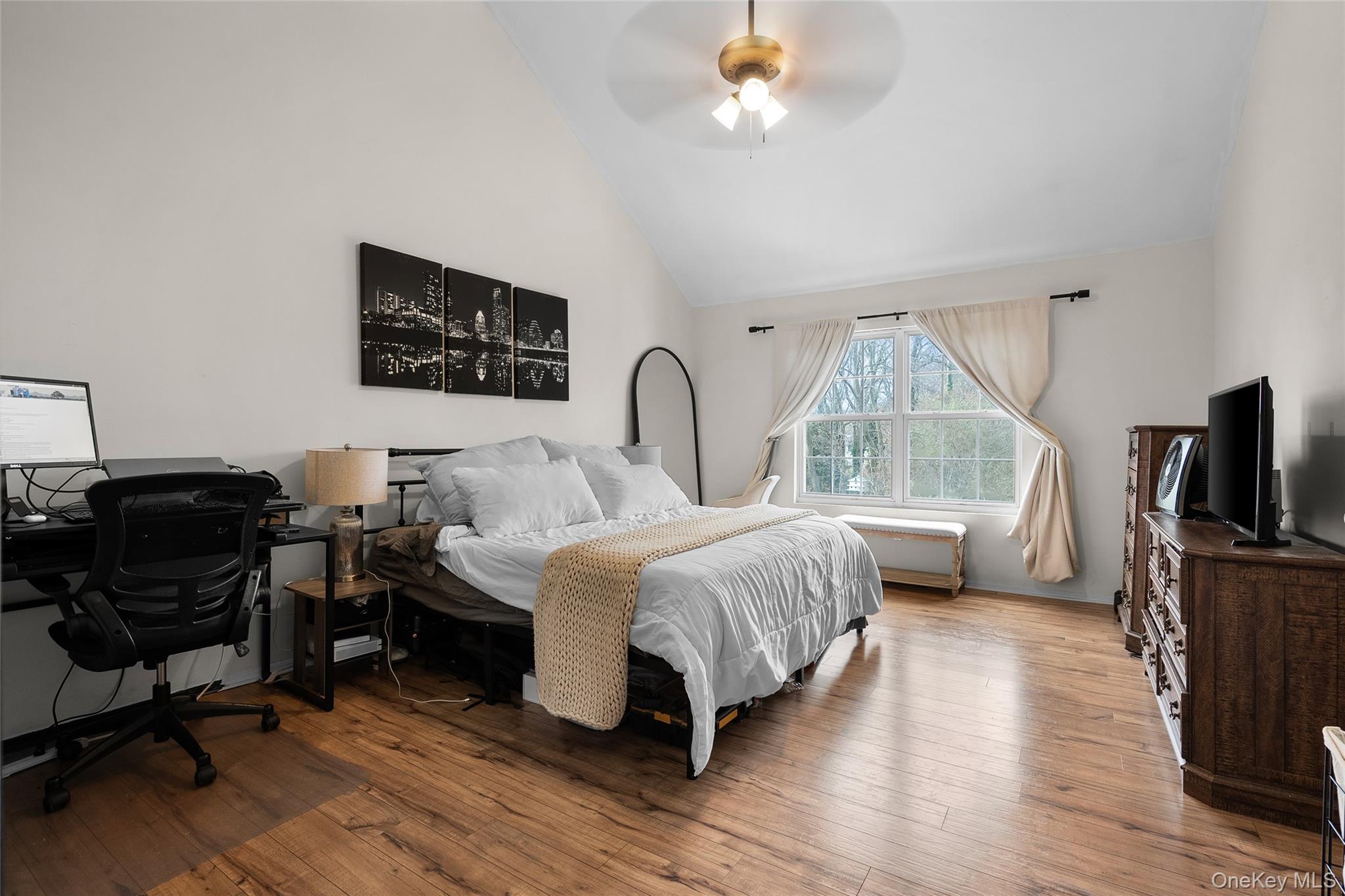 #12 photo, 8 Sunridge Lane, מחוז סאפוק Islip , NY 11751