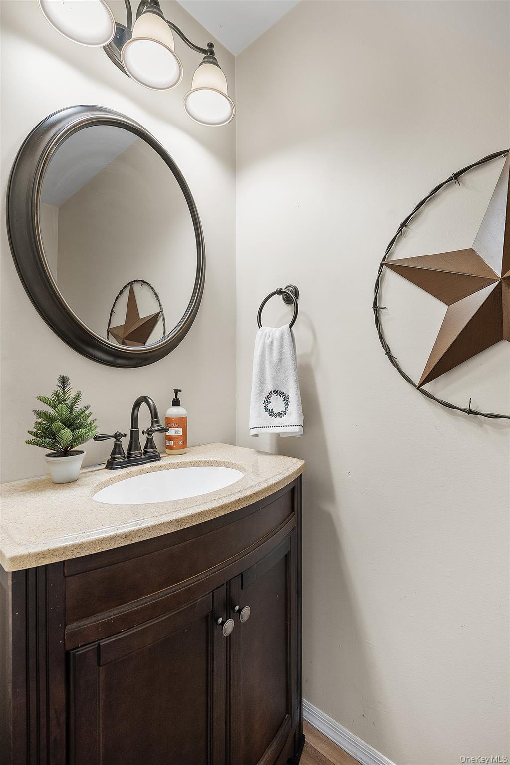 #18 photo, 8 Sunridge Lane, מחוז סאפוק Islip , NY 11751