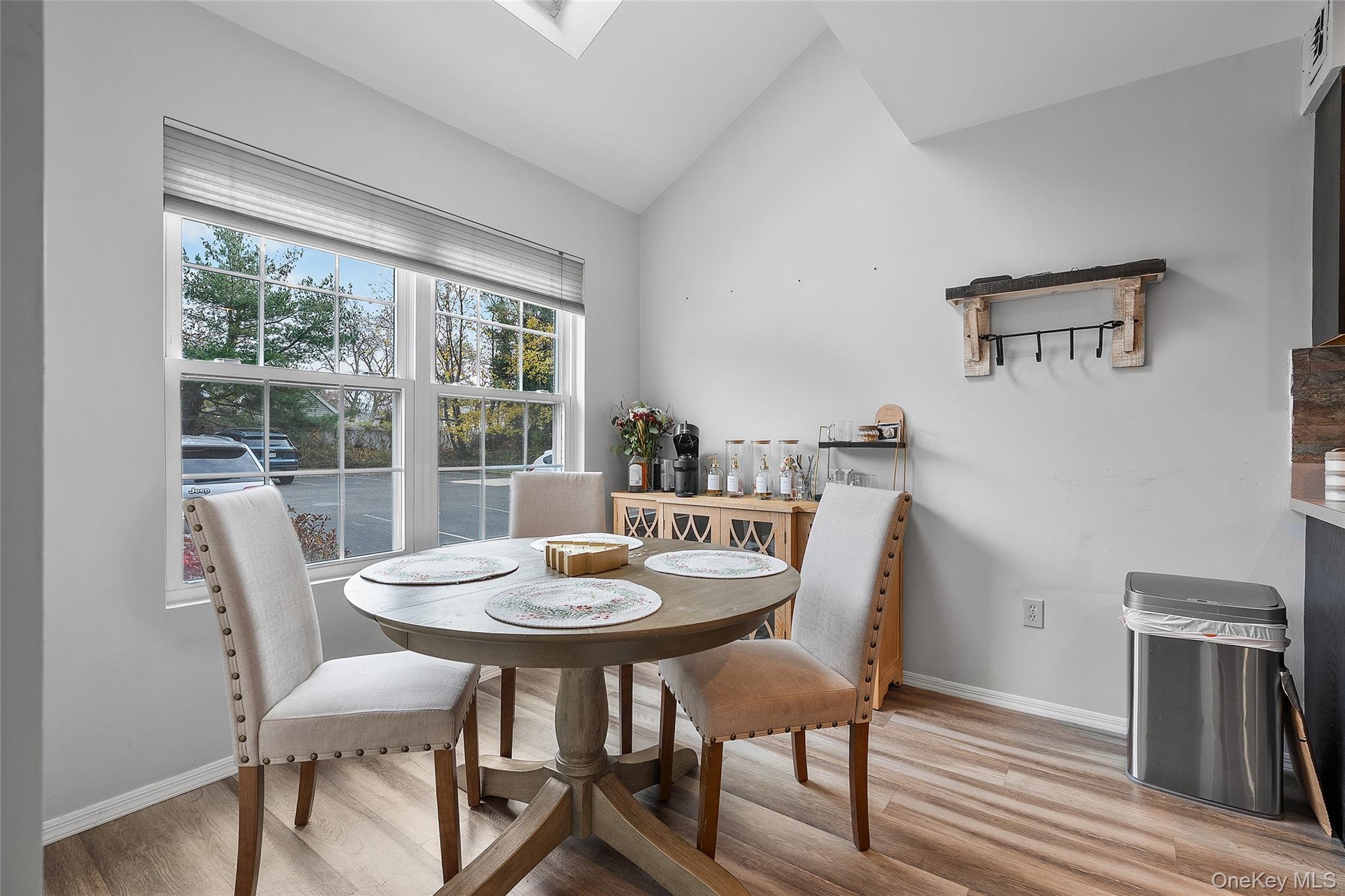 #4 photo, 8 Sunridge Lane, מחוז סאפוק Islip , NY 11751