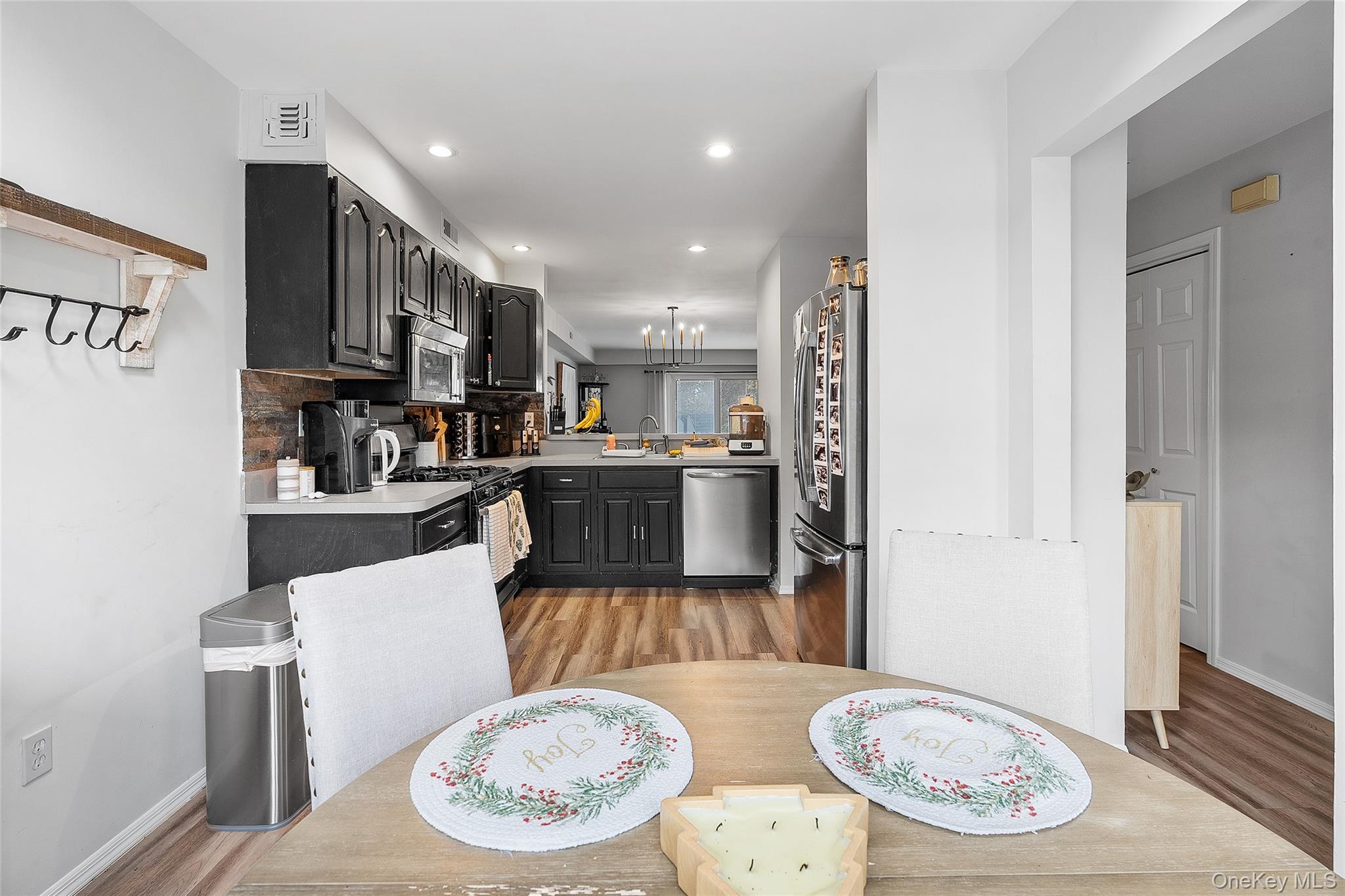 #5 photo, 8 Sunridge Lane, מחוז סאפוק Islip , NY 11751