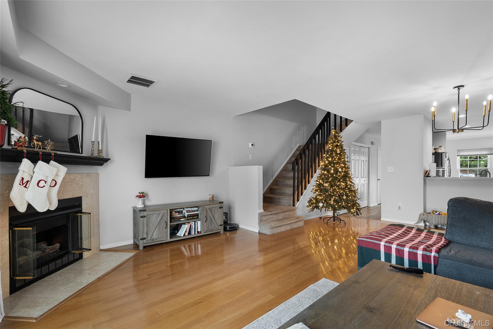 #8 photo, 8 Sunridge Lane, מחוז סאפוק Islip , NY 11751