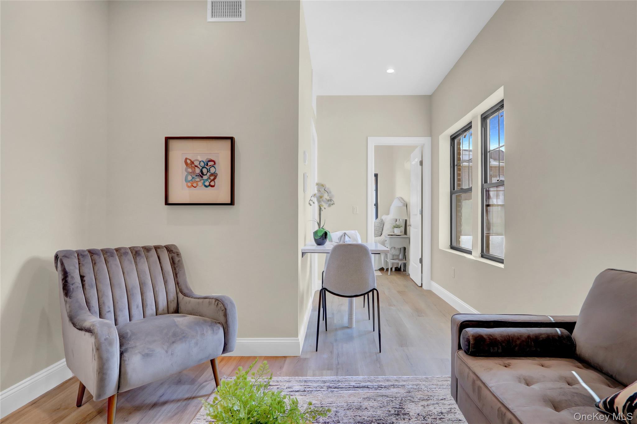 #11 photo, 610 Jericho Turnpike, New Hyde Park , NY 11040