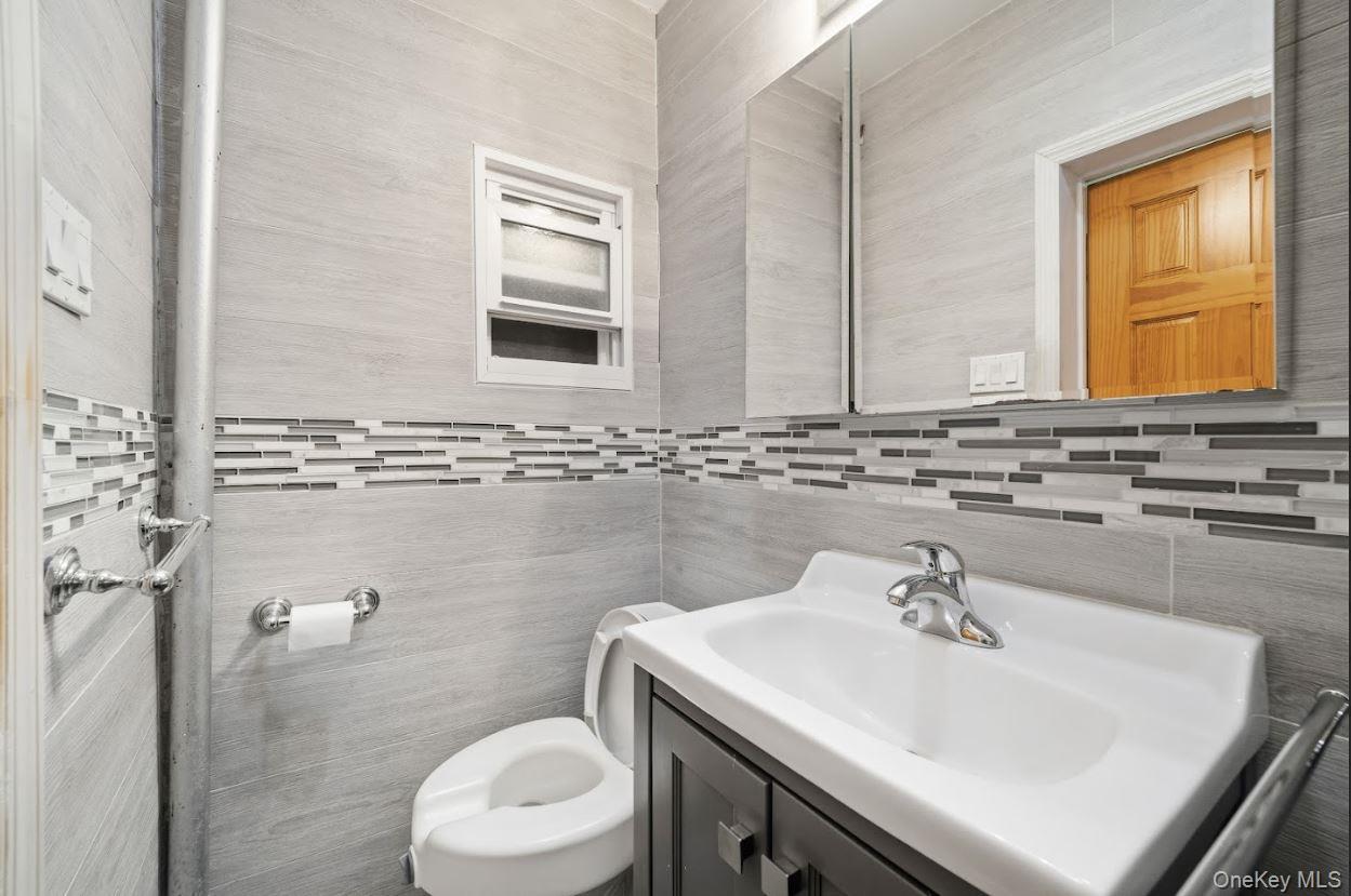 #19 photo, 2015 Menahan Street, Ridgewood , NY 11385