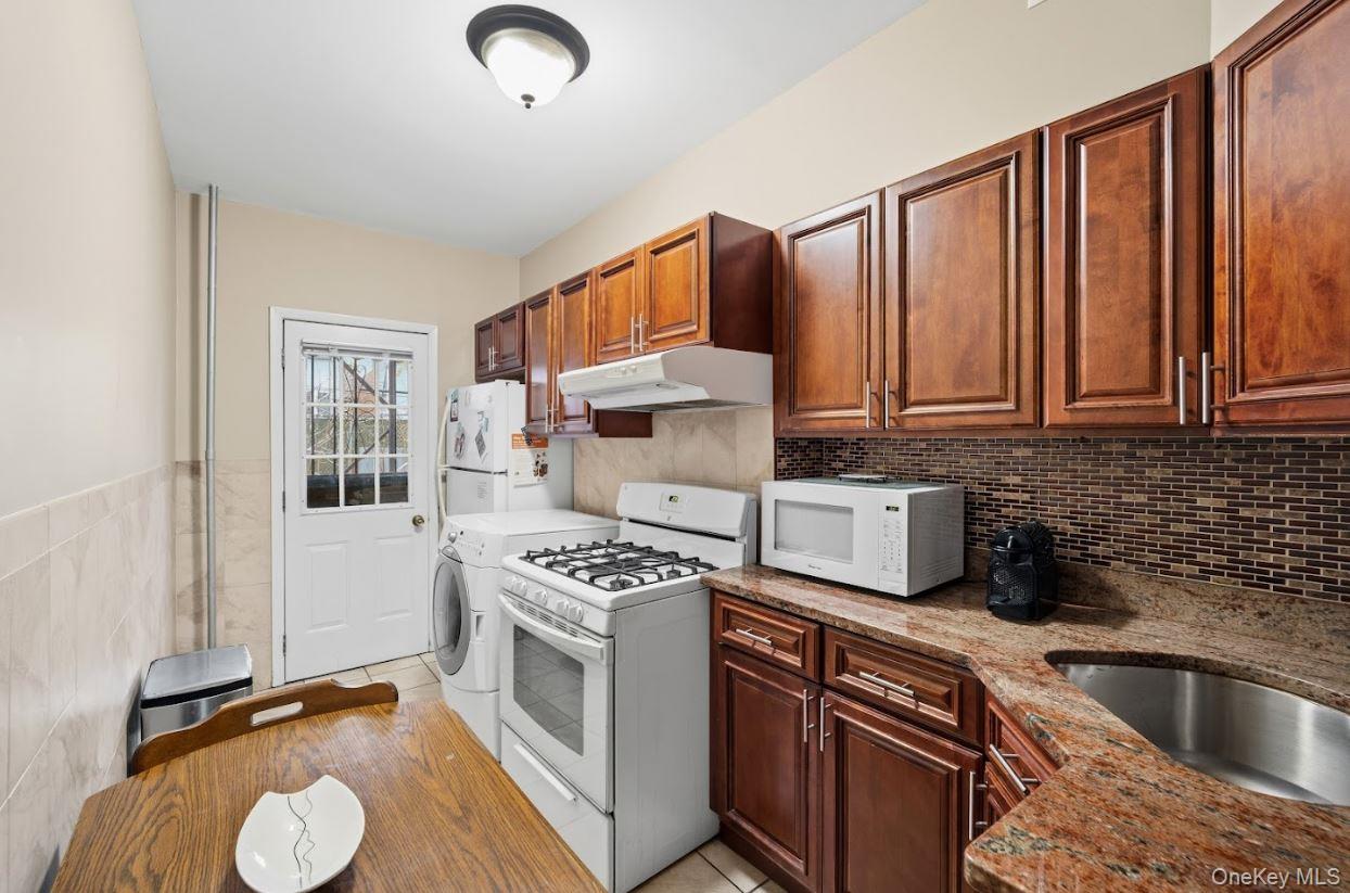 #8 photo, 2015 Menahan Street, Ridgewood , NY 11385