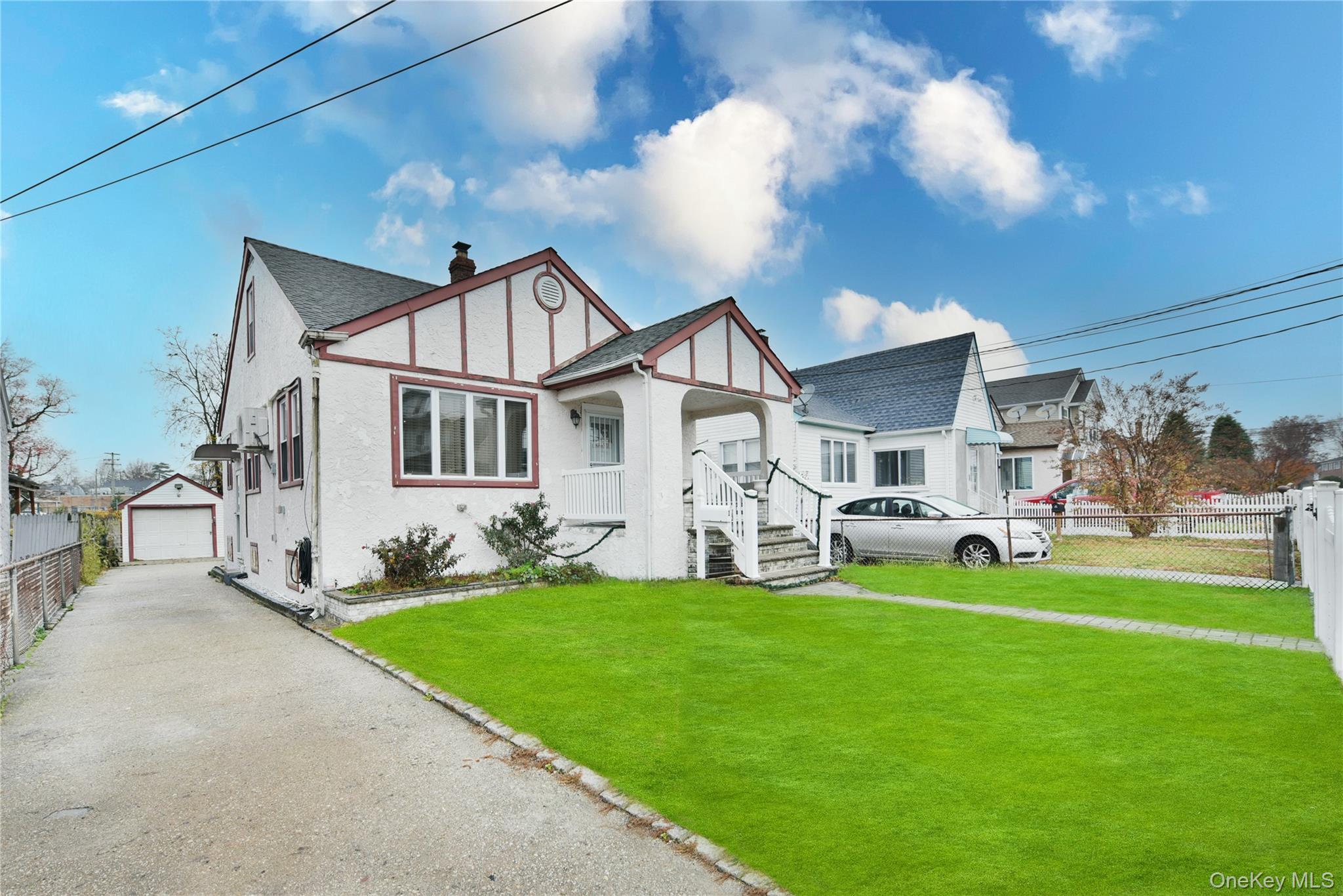 #2 photo, 113 Stewart Avenue, מחוז נסאו Hempstead , NY 11550