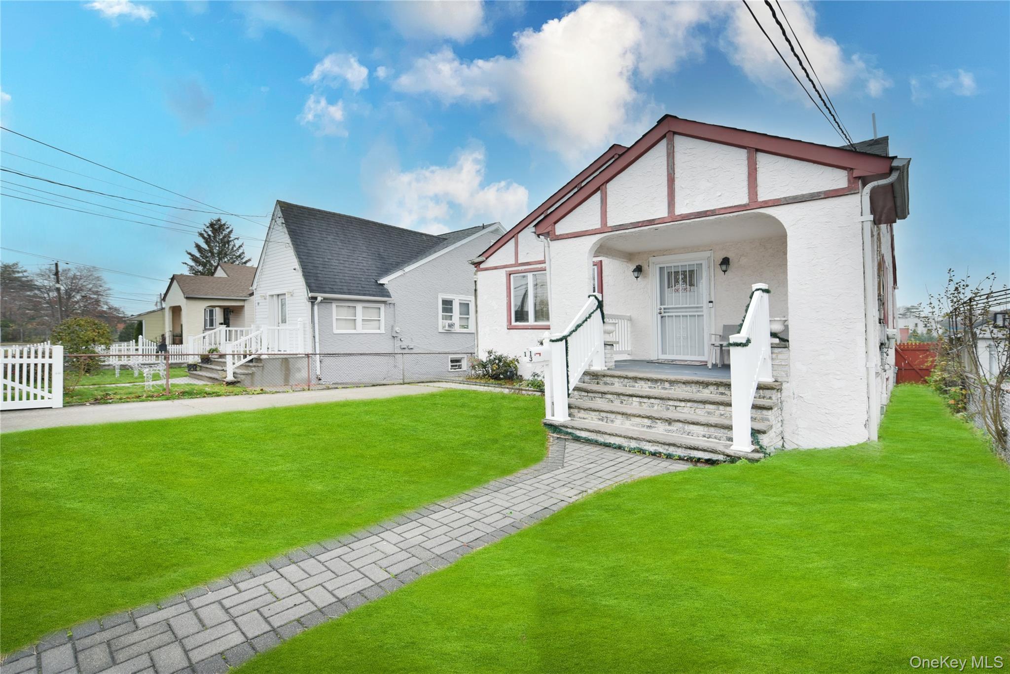 #3 photo, 113 Stewart Avenue, מחוז נסאו Hempstead , NY 11550