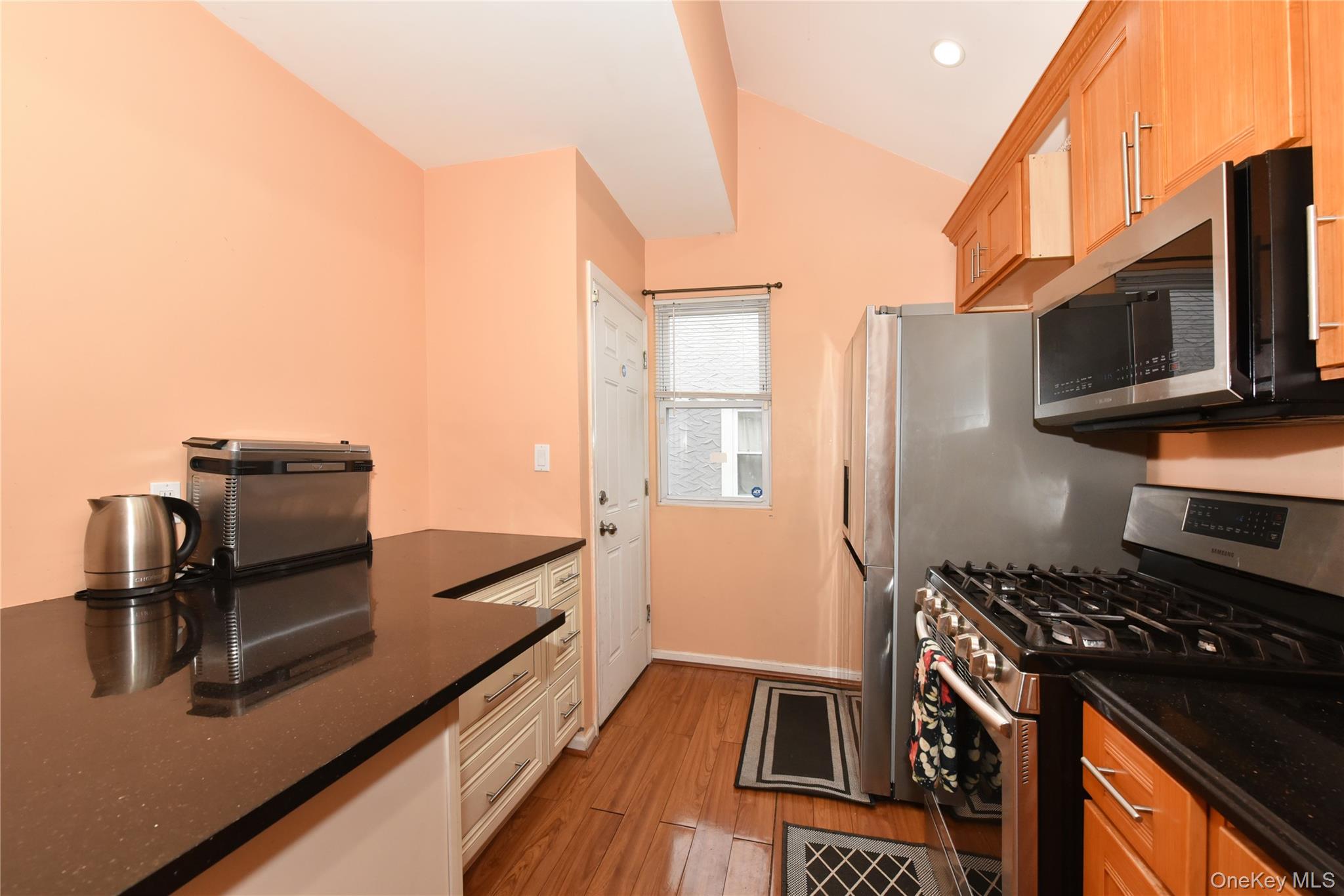 #7 photo, 113 Stewart Avenue, מחוז נסאו Hempstead , NY 11550