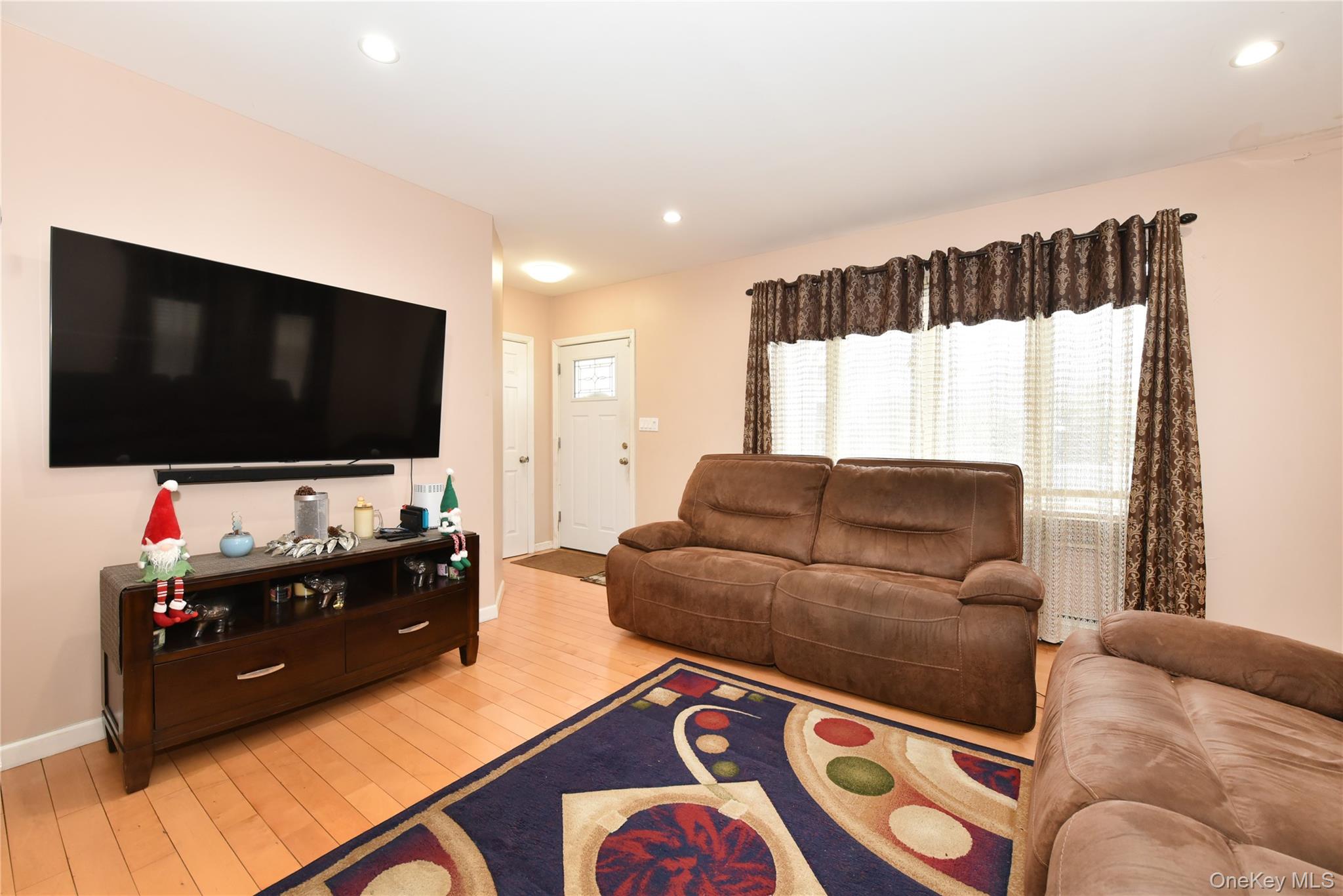 #9 photo, 113 Stewart Avenue, מחוז נסאו Hempstead , NY 11550