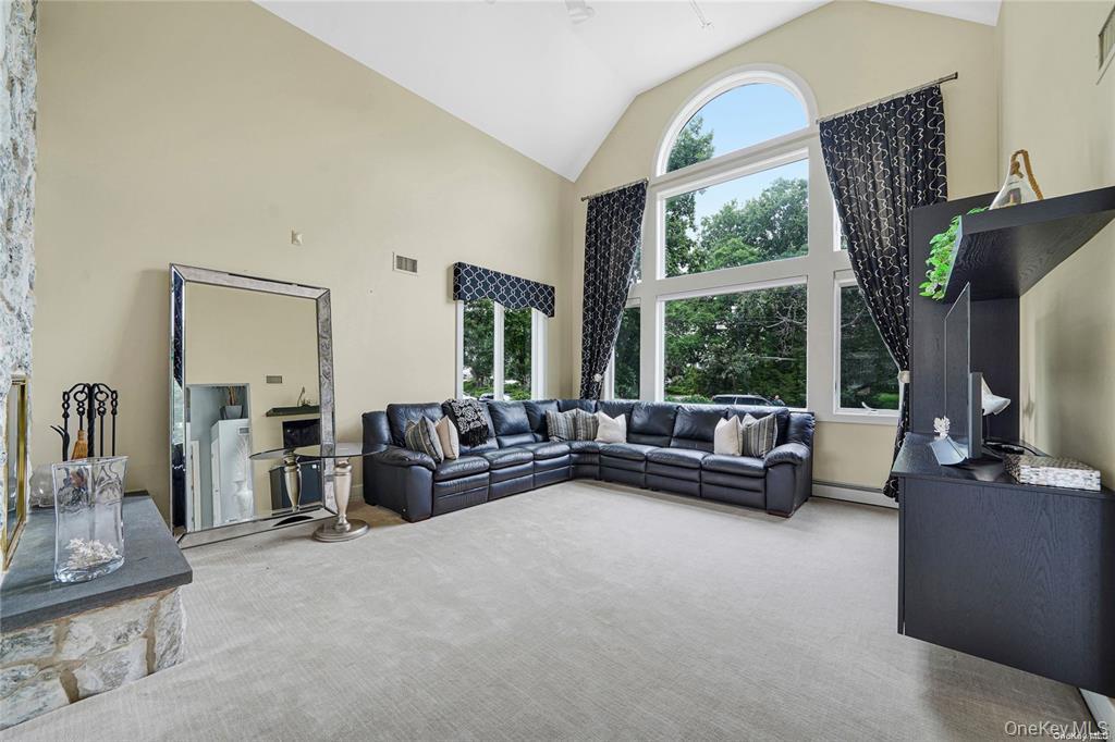 #11 photo, 4 Mill Pond Road, 롱 아일랜드 Hampton Bays , NY 11946