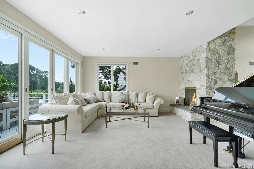 #12 photo, 4 Mill Pond Road, 롱 아일랜드 Hampton Bays , NY 11946