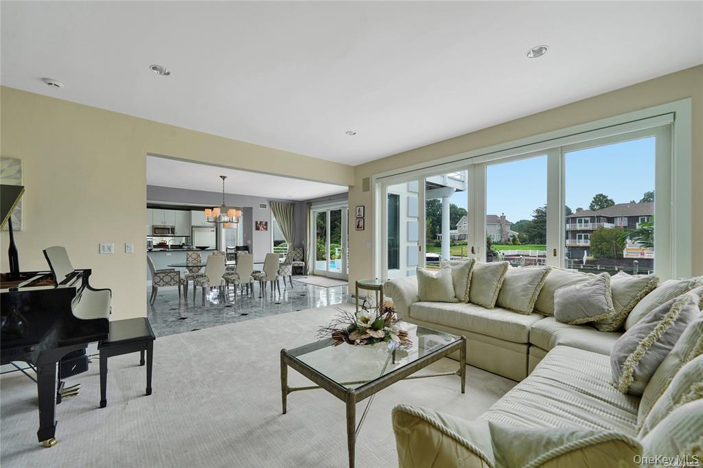 #16 photo, 4 Mill Pond Road, 롱 아일랜드 Hampton Bays , NY 11946