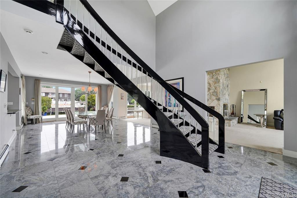 #8 photo, 4 Mill Pond Road, 롱 아일랜드 Hampton Bays , NY 11946