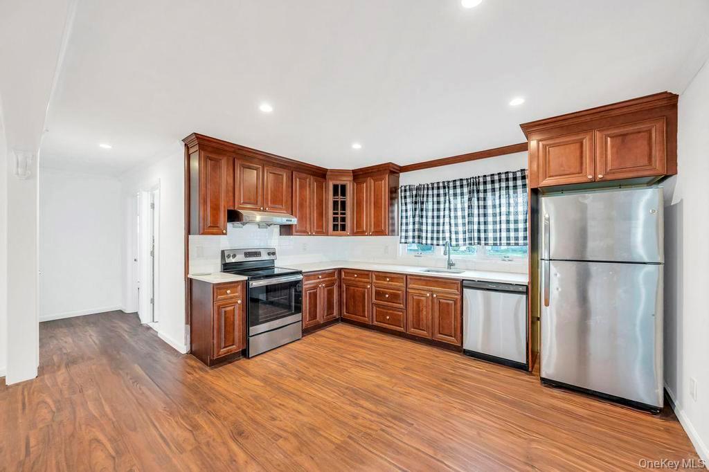 #10 photo, 7 cinder lane, हिक्सविले Hicksville , NY 11801