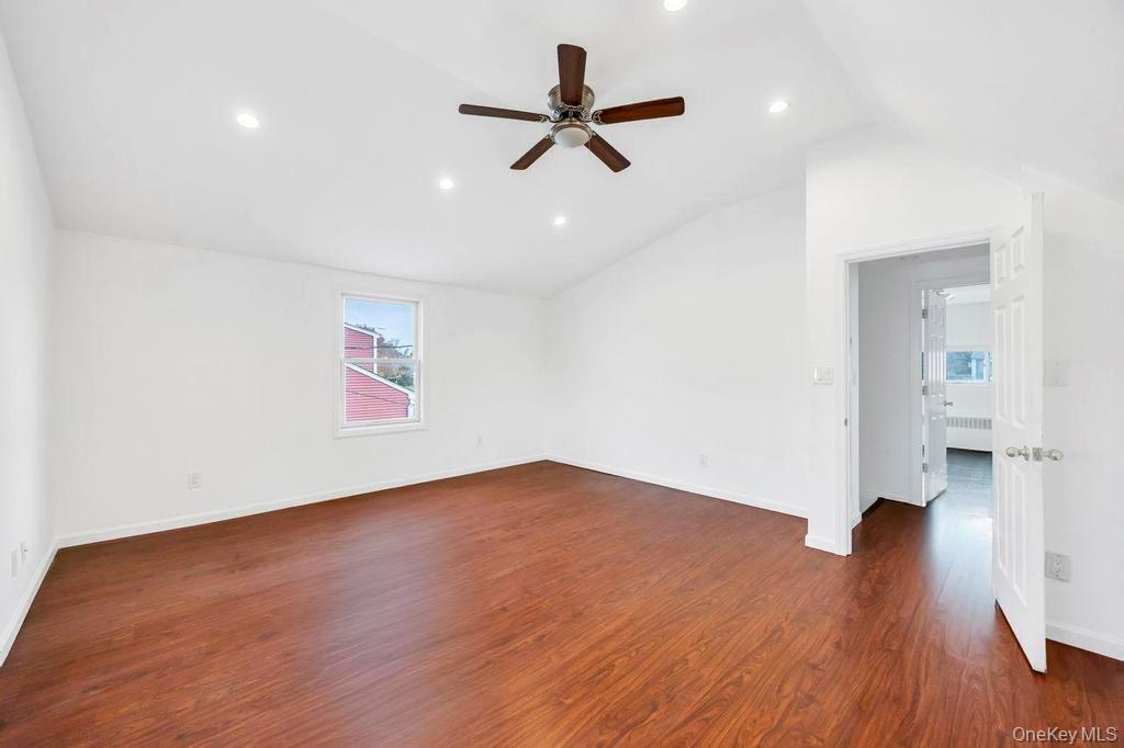 #12 photo, 7 cinder lane, हिक्सविले Hicksville , NY 11801