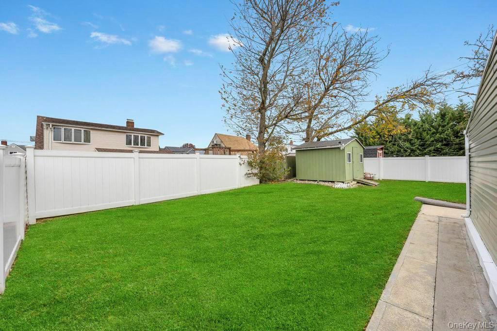 #3 photo, 7 cinder lane, हिक्सविले Hicksville , NY 11801