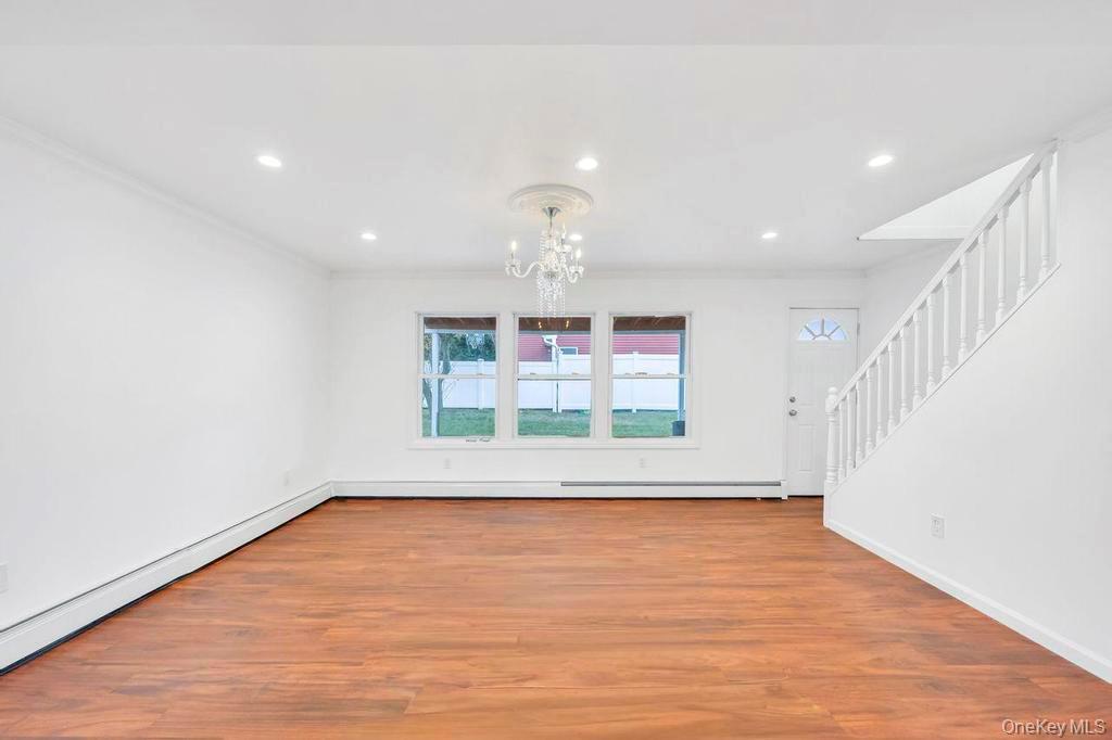 #7 photo, 7 cinder lane, हिक्सविले Hicksville , NY 11801