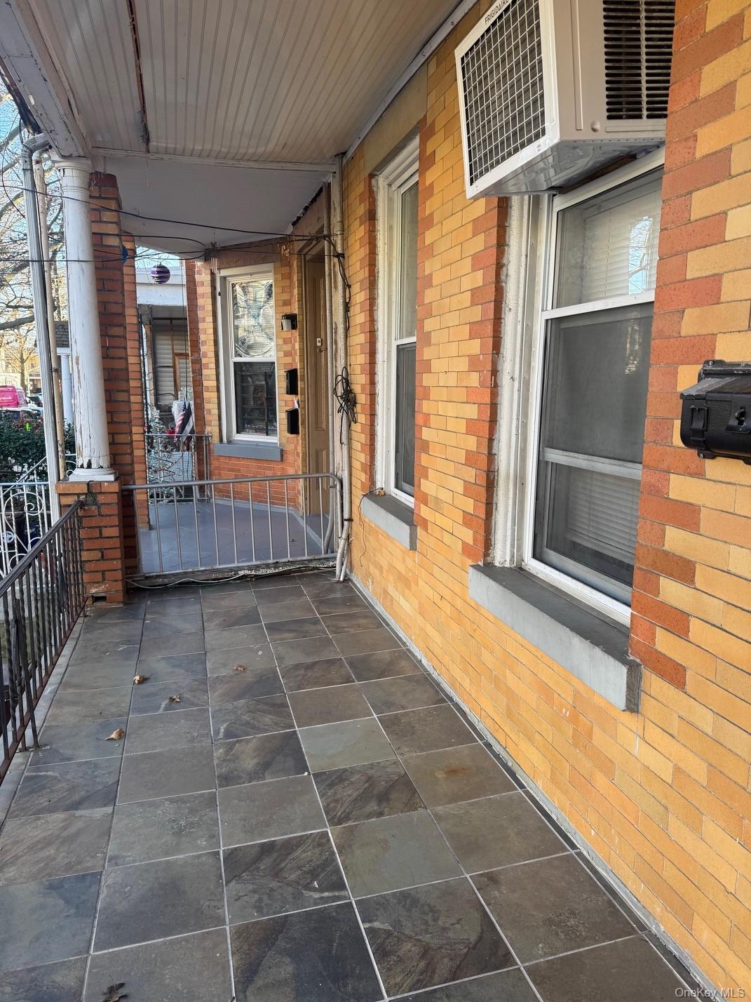 #2 photo, 87-28 86 Street, קווינס Woodhaven , NY 11421