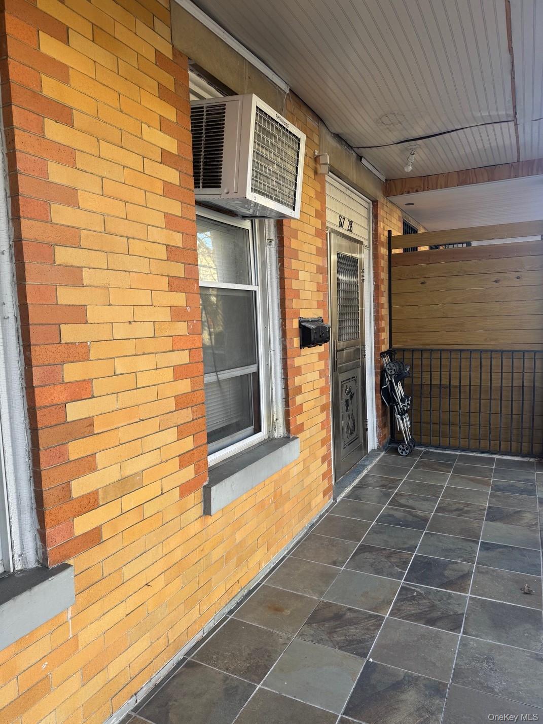 #3 photo, 87-28 86 Street, קווינס Woodhaven , NY 11421