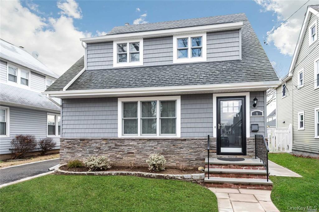 #1 photo, 9 Capitol Avenue, Williston Park , NY 11596