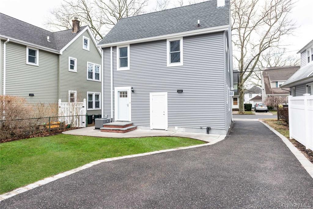 #3 photo, 9 Capitol Avenue, Williston Park , NY 11596