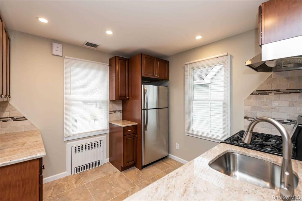 #7 photo, 9 Capitol Avenue, Williston Park , NY 11596