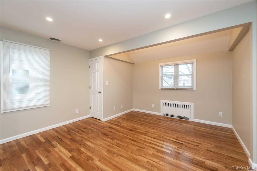 #8 photo, 9 Capitol Avenue, Williston Park , NY 11596