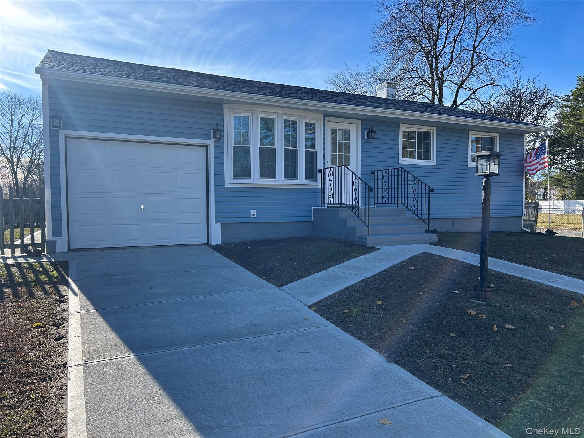 #1 photo, 188 Forrest Place, 东长岛 海湾 Bay Shore , NY 11706