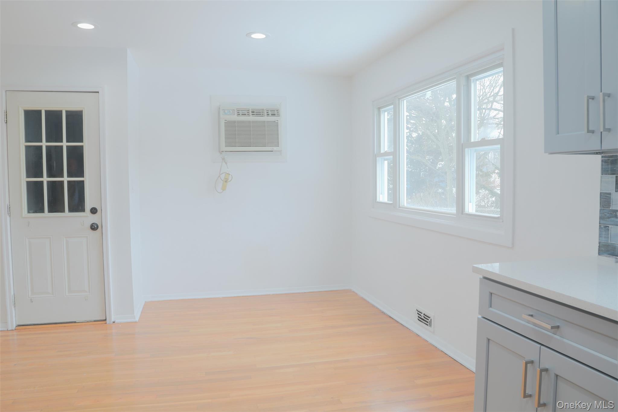 #5 photo, 188 Forrest Place, 東長島 海湾 Bay Shore , NY 11706